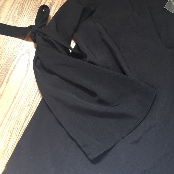 New with tag top shop v veck blouse - Picture 2 of 3